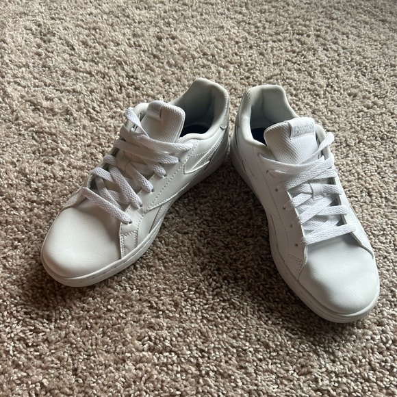 Womens Reeboks - size 6 White/Silver - Picture 5 of 10